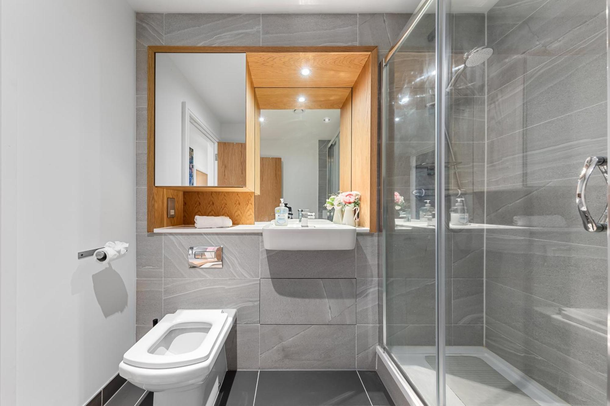 Trendy 2 Bed Flat In Greenwich With Car Parking Лондон Экстерьер фото