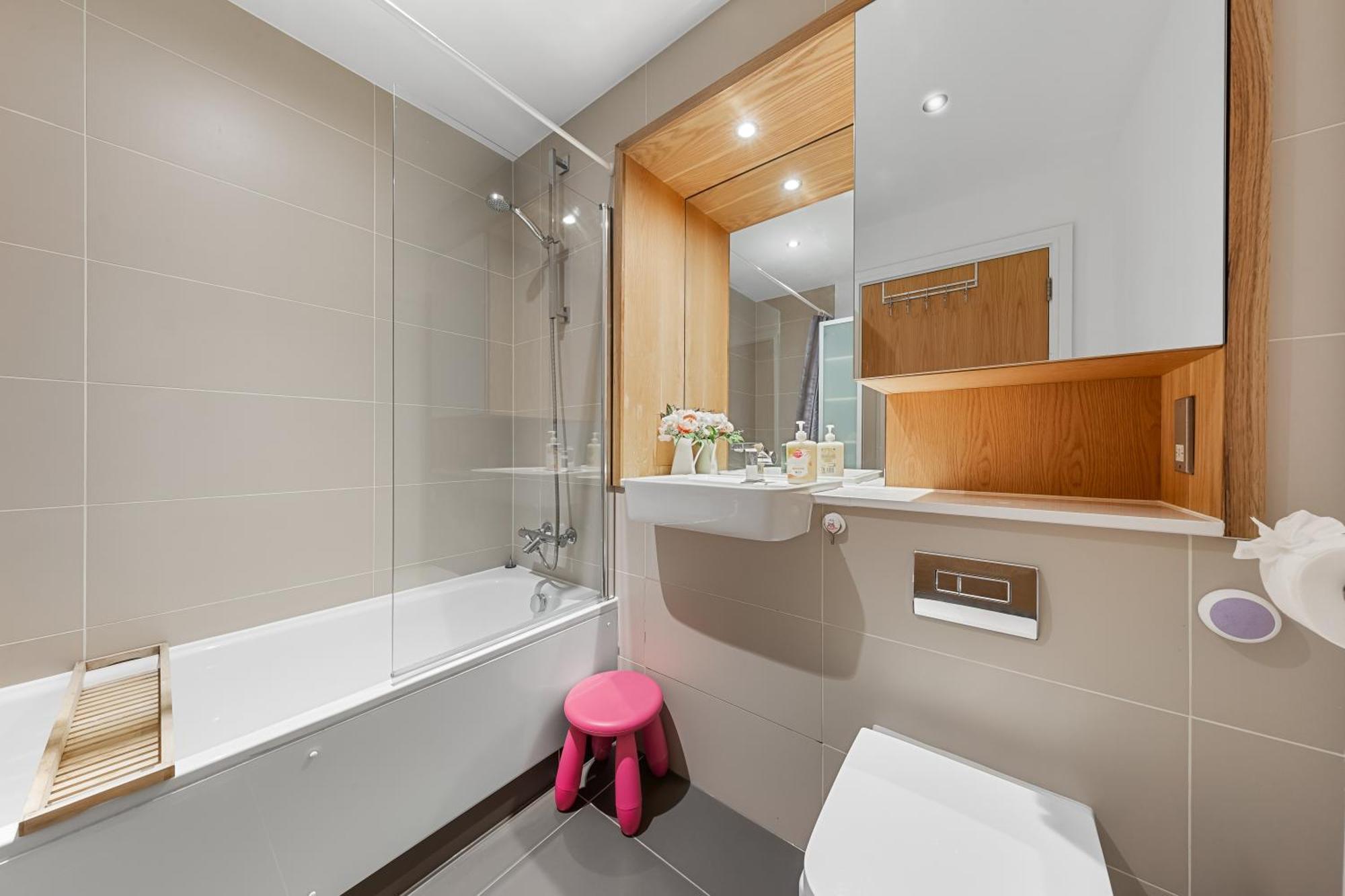 Trendy 2 Bed Flat In Greenwich With Car Parking Лондон Экстерьер фото
